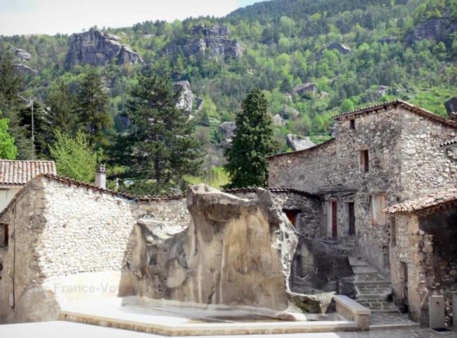 Charmant Appartement Dans Joli Village D'Annot المظهر الخارجي الصورة